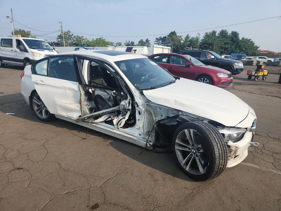 Used Deck Lid fits: 2013 Bmw 328I Sdn w/o rear view camera Grade A Foto 4 de 4