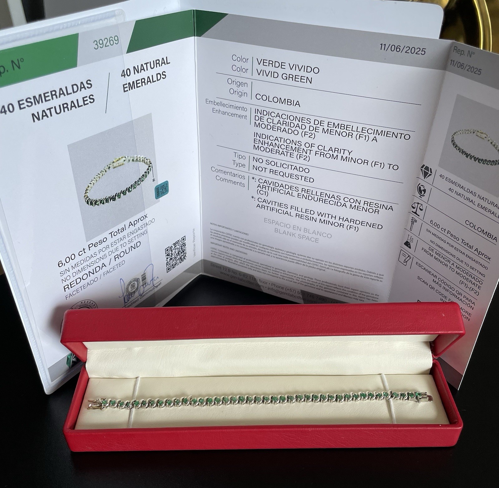 Natural Colombian Emerald silver bracelet with CDTEC certification 40 Emeralds