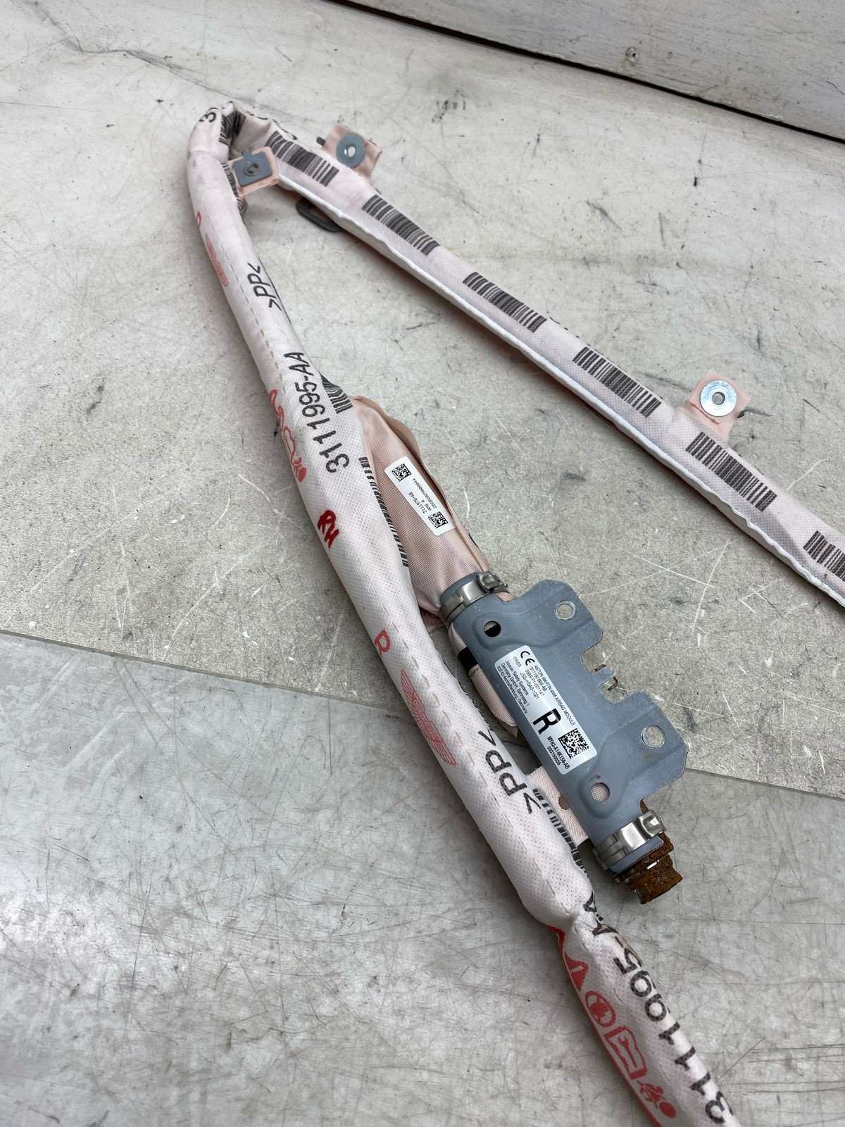 2020-2025 ASTON MARTIN DBX OEM RIGHT ROOF CURTAIN SRS AIR BAG MY83-A14K158-AB