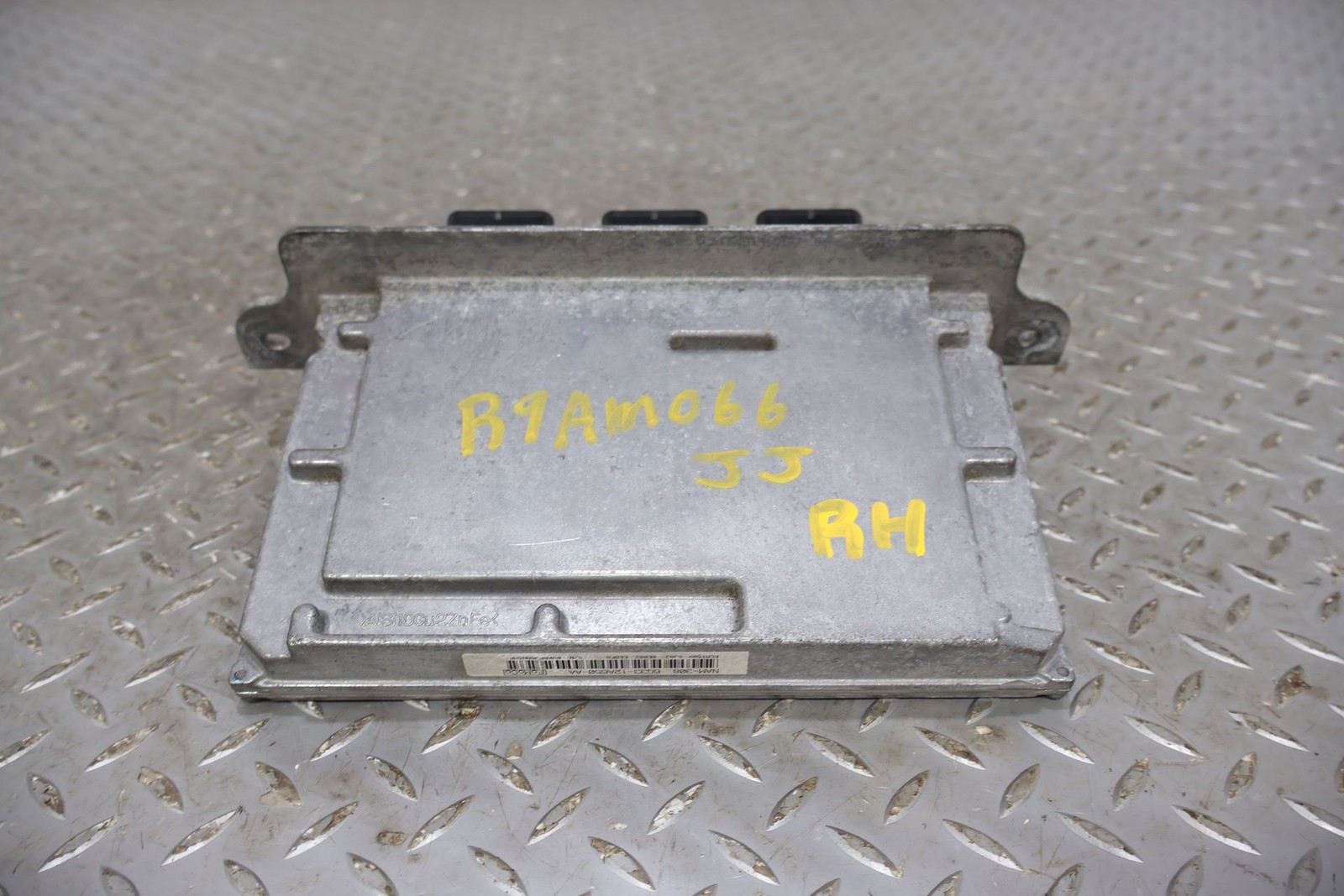 09 Aston Martin V8 Vantage ECU Engine Control Module (6G33-23A650-AA) OEM