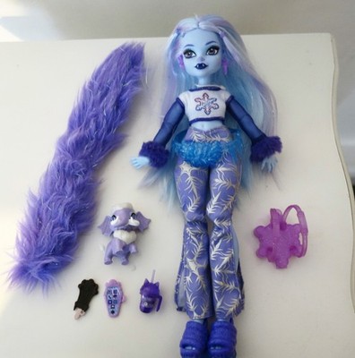 Monster High Puppe, Abbey Bominable Yeti mit Haustier Mammut Tundra & Zubehör