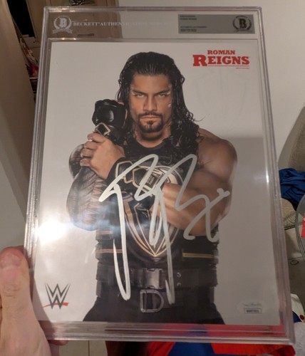 Foto promocional firmada por Roman Reigns WWE JSA 8X10 Beckett encapsulada - Imagen 2 de 4