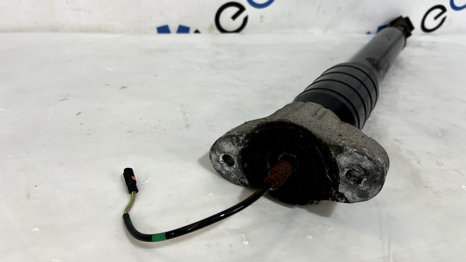 2014-2020 MASERATI QUATTROPORTE AWD REAR SHOCK STRUT ABSORBER SET OEM