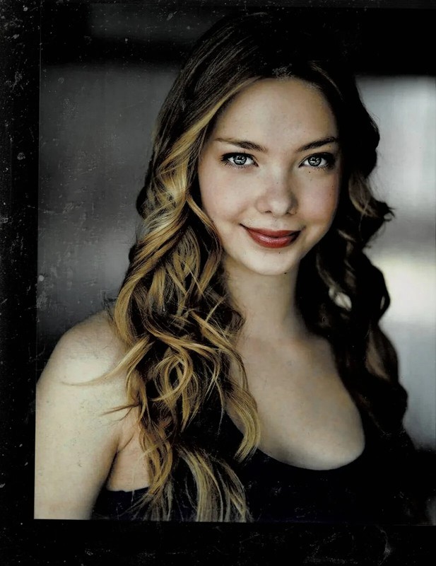 SUPER RARE!!! 8X10 ORIGINAL YOUNG SEXY LOVELY EMILIA MCCARTHY PUBLICITY PHOTO!!
