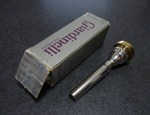 VINTAGE GIARDINELLI Trumpet Mouthpiece 17M 2PIECE MINT | eBay