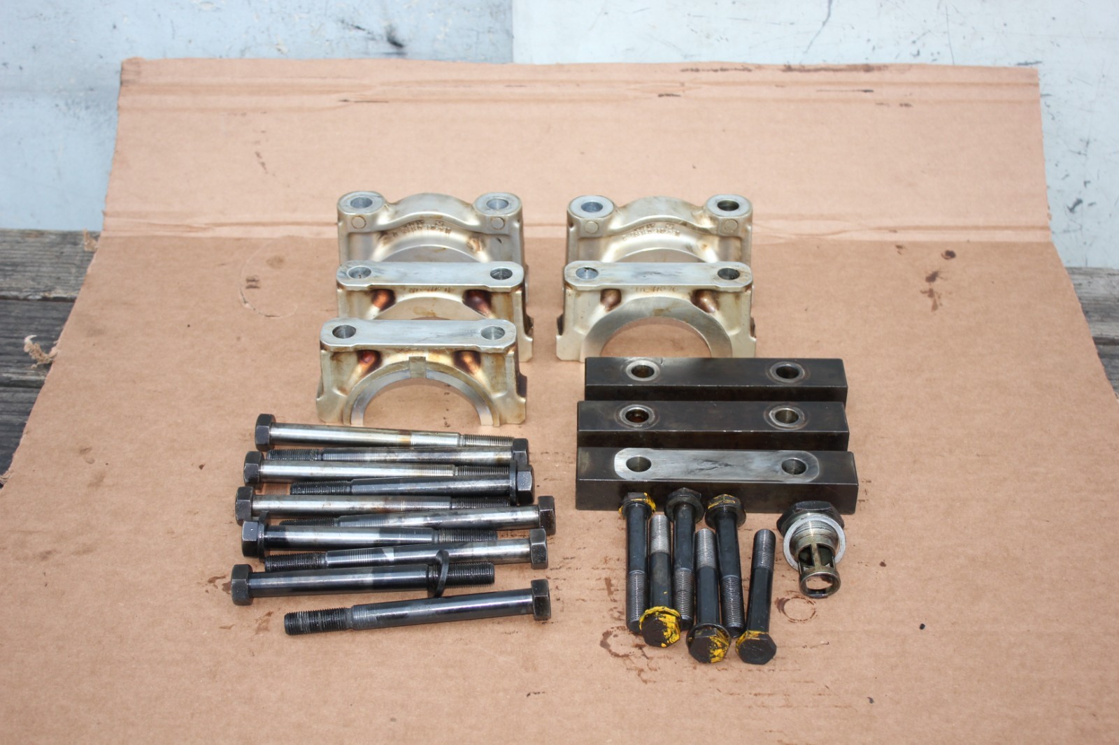 OEM Engine Crankshaft Caps Mounts Holders from 1993 Bentley Brooklands 6.75
