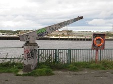 Photo 6x4 Disused boat hoist, Jarrow riverside A disused crane once used  c2017