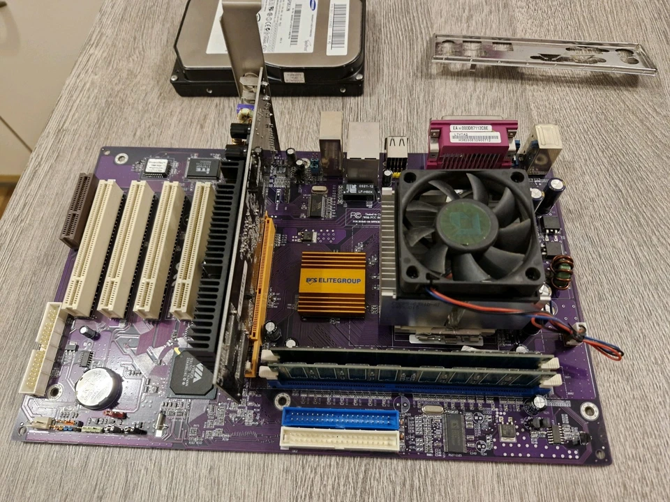 ESC Elitegroup L7VTA2 Ver.2.0 Mainboard Bundle, 512 MB DDR RAM, 60GB HDD - Bild 4 von 4