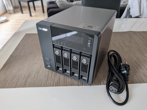 NAS QNAP TS-469 Pro (4 x 2TB WD RED) Netzwerkspeicher