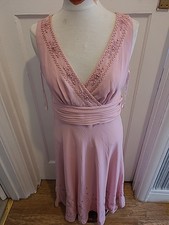 Ladies Enchanted Size 14 Pink V Neck Sleeveless Stunning Dress