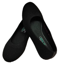 Women's 6 Skechers Black Slip On Memory Foam Flats 158198