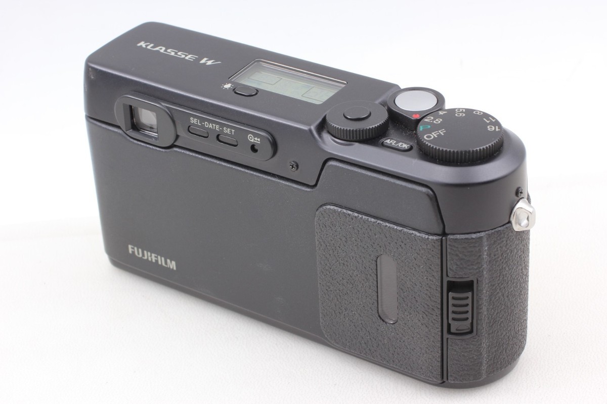 Mint] Fujifilm Klasse W Black 28mm f2.8 Point & Shoot 35mm Film