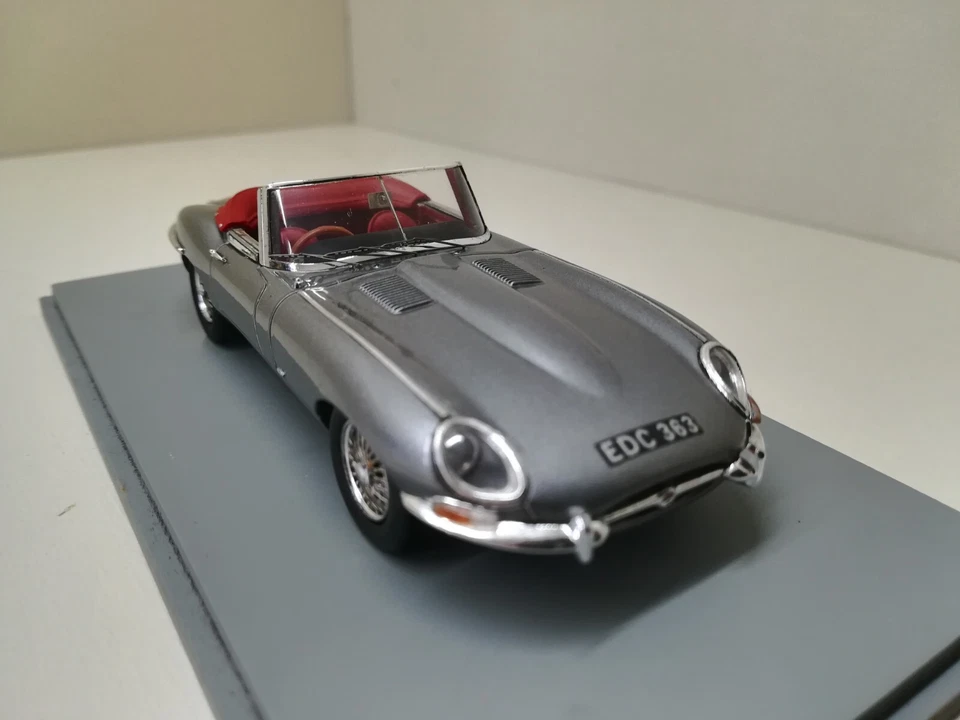 JAGUAR E Type 1° serie spider - 1961 - SPARK 1:43 - Immagine 3 di 4