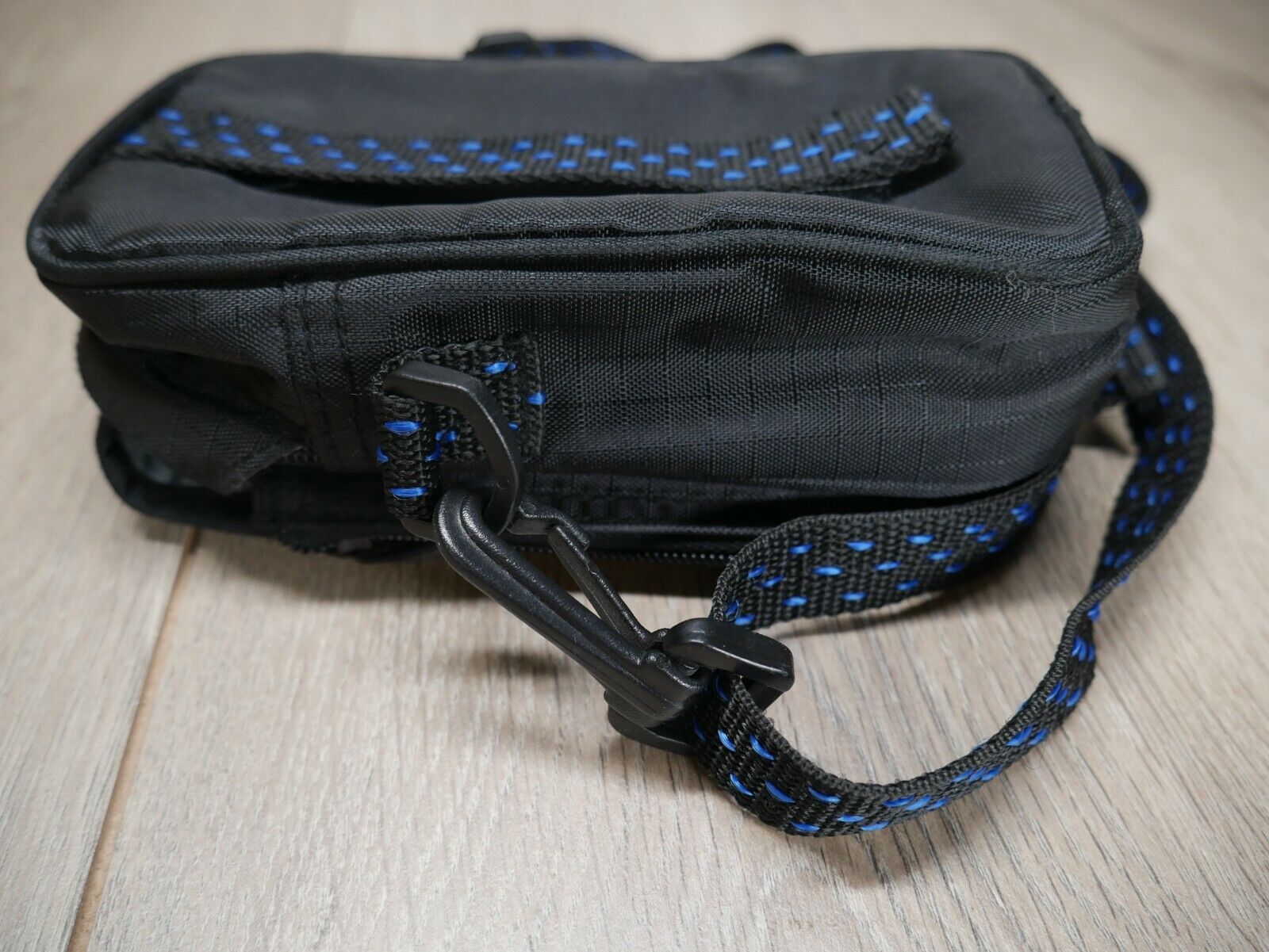 Picture 4 of 6