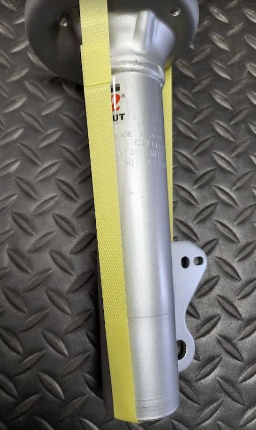 KYB Front GR-2 Gas Strut - 234018 - For Ford Escort, EXP & Mercury Lynx, LN7 - Image 2 of 4