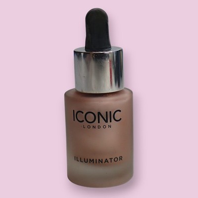 Iconic London Illuminator liquid shimmer in Shine 13.5 ML. / .45 oz.