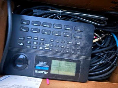 Alesis SR-16 Digital Tabletop Drum Machine w/ Presets, Black