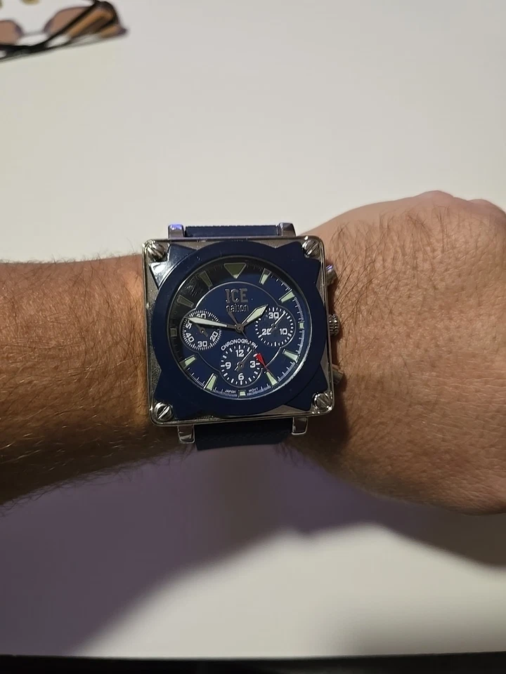 Reloj Ice Nation Modelo No.: ET-1061 Japón Movt Resistente al Agua Brillo I Dark Dails Foto 2 de 4