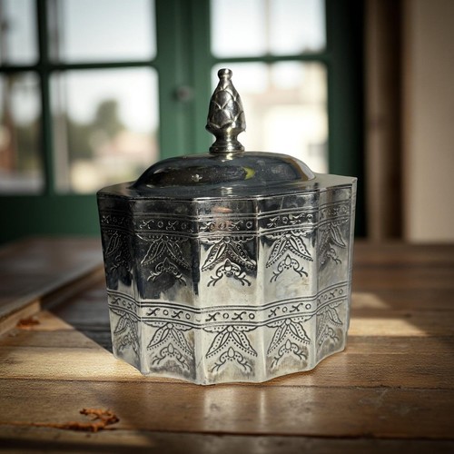 Vintage Silver Jewelry Box – Gothic Glam Cottagecore Trinket Case with Velvet Li