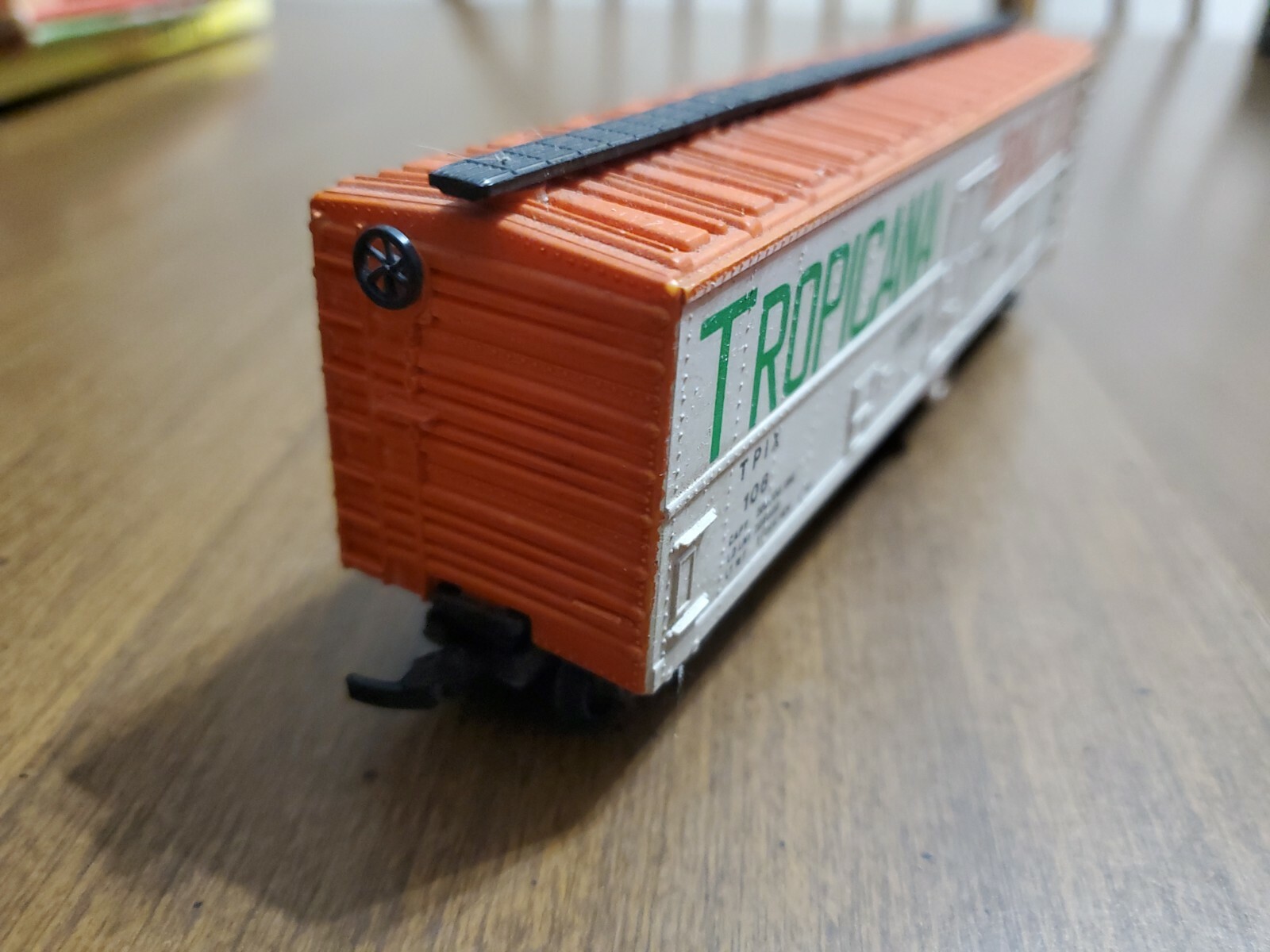 HO Scale "Tropicana Orange Juice" TPIX 106 50’ Freight Train Box Car