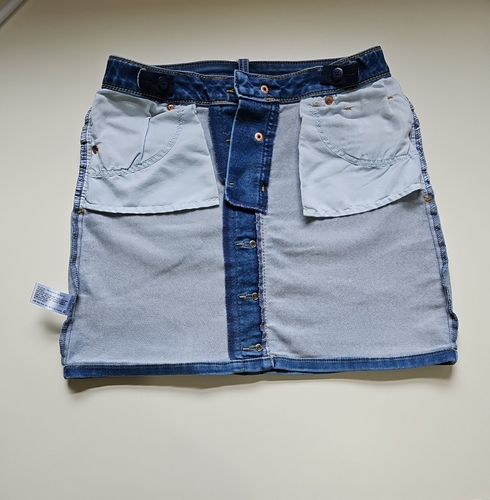 Cat & Jack girls denim skirt size 10/12 adj. waist copper colored buttons - Picture 10 of 23