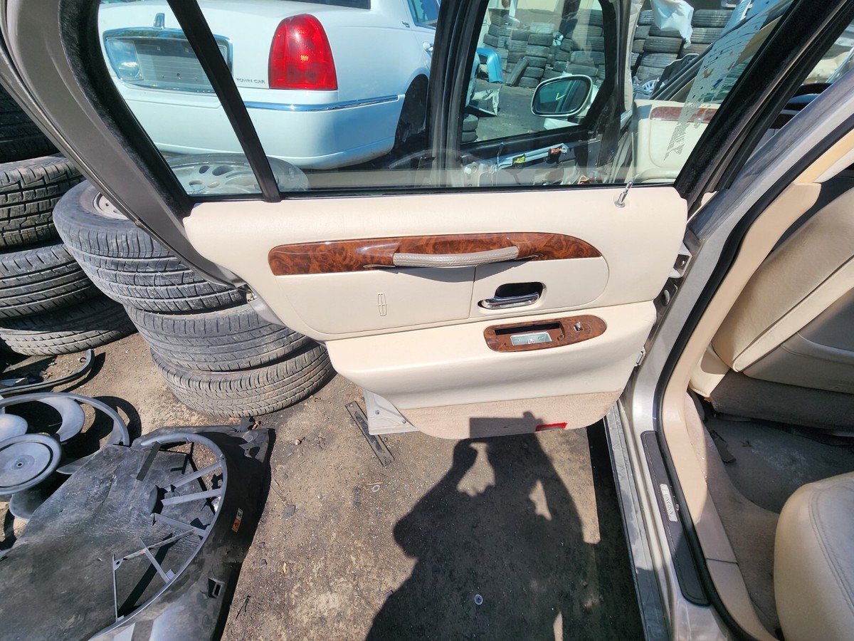 1998-1999-2000-2001-2002 LINCOLN TOWN CAR LEFT REAR INTERIOR DOOR