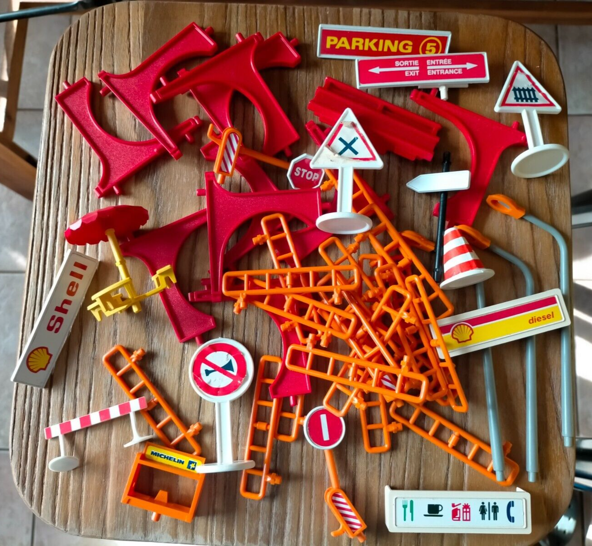 Boîte Majorette MAJOKIT 751-770 - Caserne De Pompiers Et Voitures - Collection Vintage