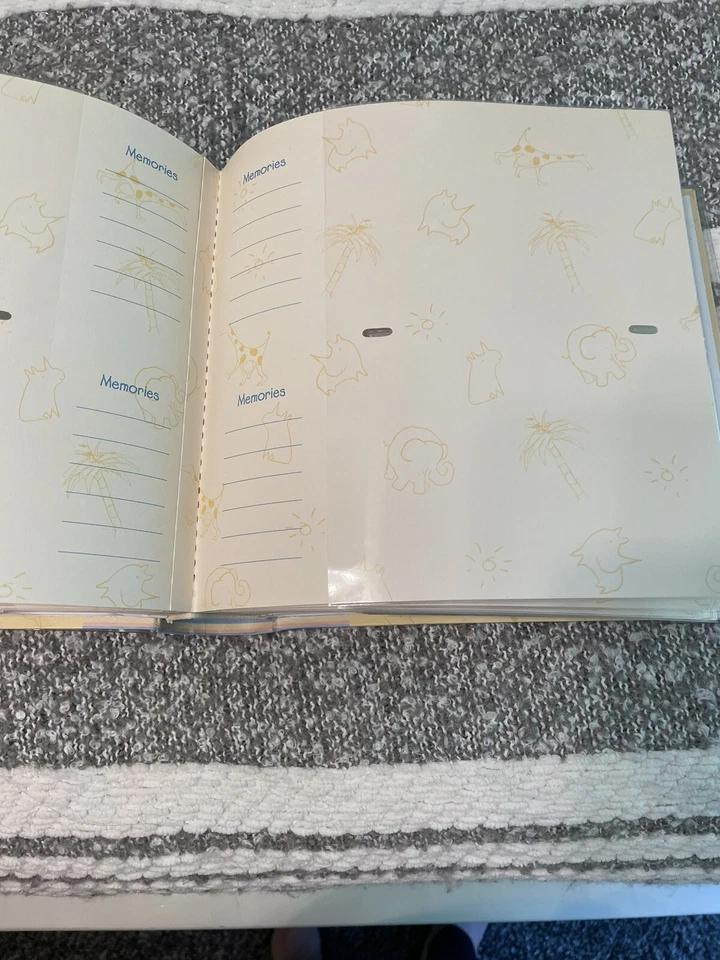 Álbum de fotos de bebé vintage 2003 Carter’s John Lennon Real Love C.R. Gibson ¡NUEVA! Foto 4 de 4