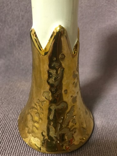 American Bisque White Vase With Weeping Gold - Picture 3 of 9