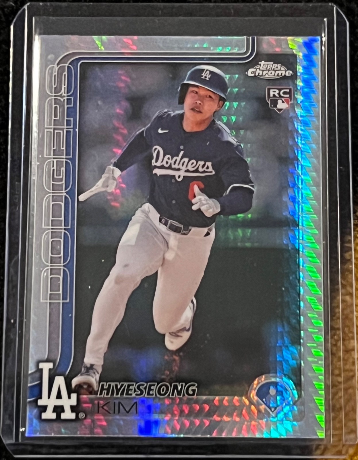 2025 Topps Chrome HYESEONG KIM RC Hyper Prism Refractor #152 Dodgers Rookie Card