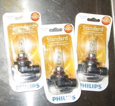 PHILIPS 9005 BULBS 65 WATT BEAM HEADLIGHT HALOGEN ORIGINAL 12V Lot of 3