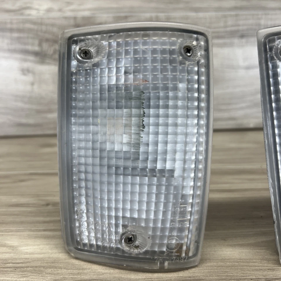 Juego de luces de estacionamiento de esquina delantera 88-90 Toyota Land Cruiser FJ62 BJ61 HJ61 OEM Foto 2 de 4