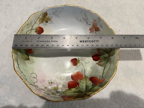 Footed Fruit Bowl - Picture 2 of 5