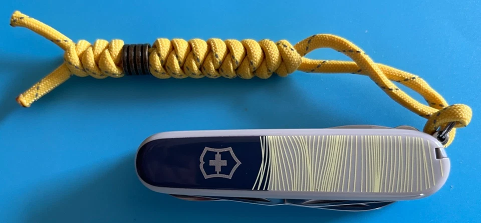 Victorinox Super Tinker Plus design italiano, com caneta e cordão extra longo - Imagem 3 de 4