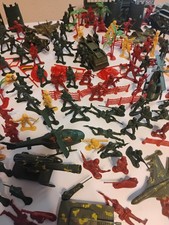 Approx 200 Army Men And accessories