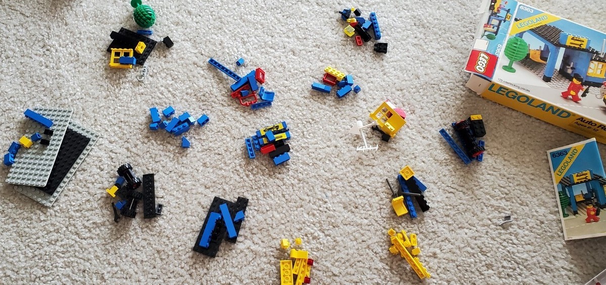 LEGO 6363 Vintage Workshop Garage Car Service Station Complete