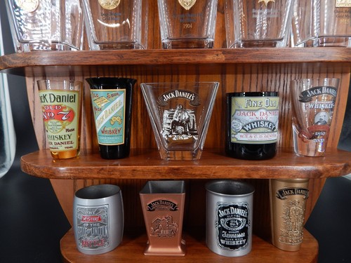 Jack Daniels Legends Wooden Shot Glass Display Shelf w/ 18 Shot Glasses - Picture 6 of 11
