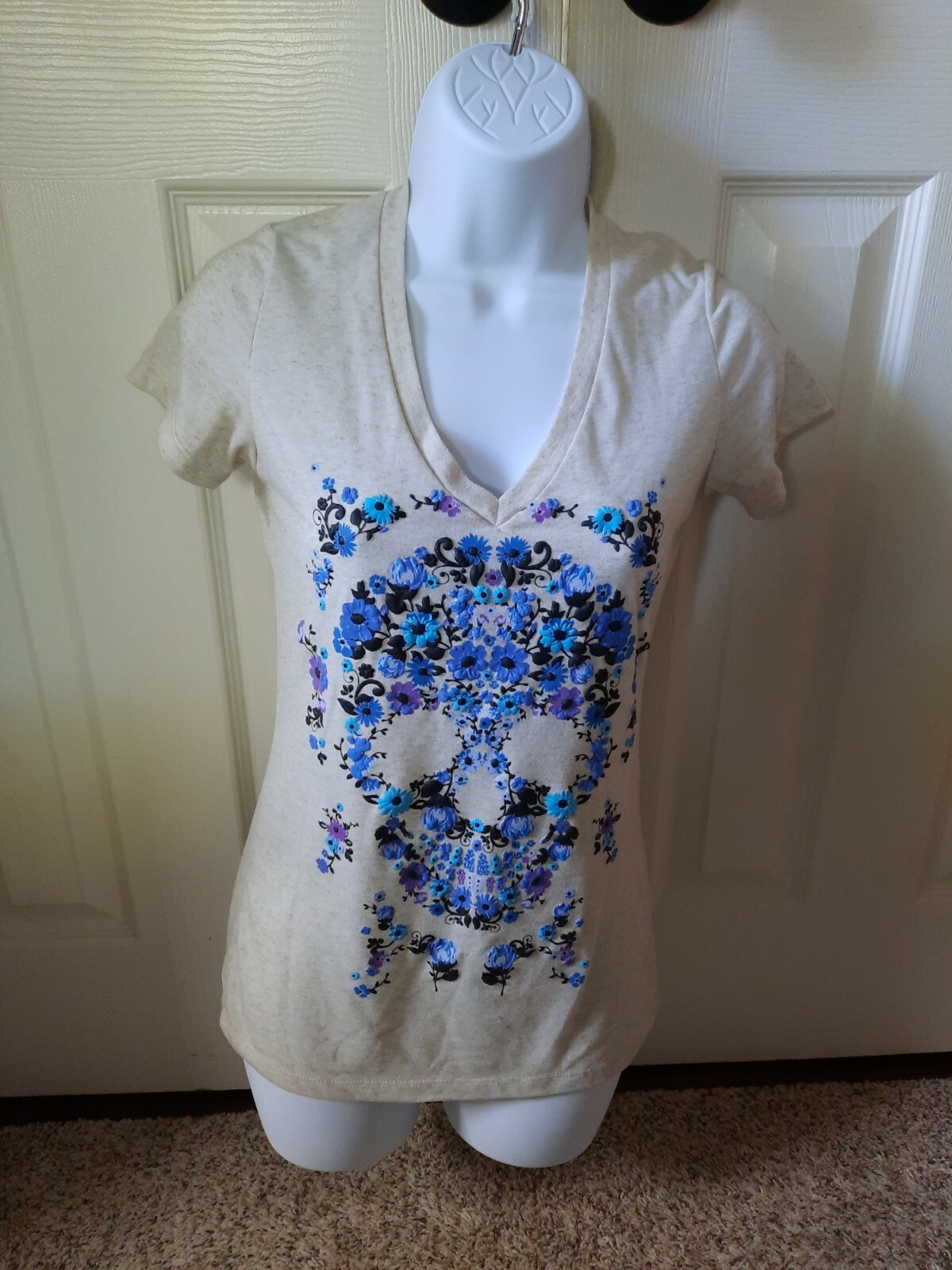 Women's Hybrid Apparel Floral Sugar Skull T-Shirt Sz S Off-White/Blue/Purple