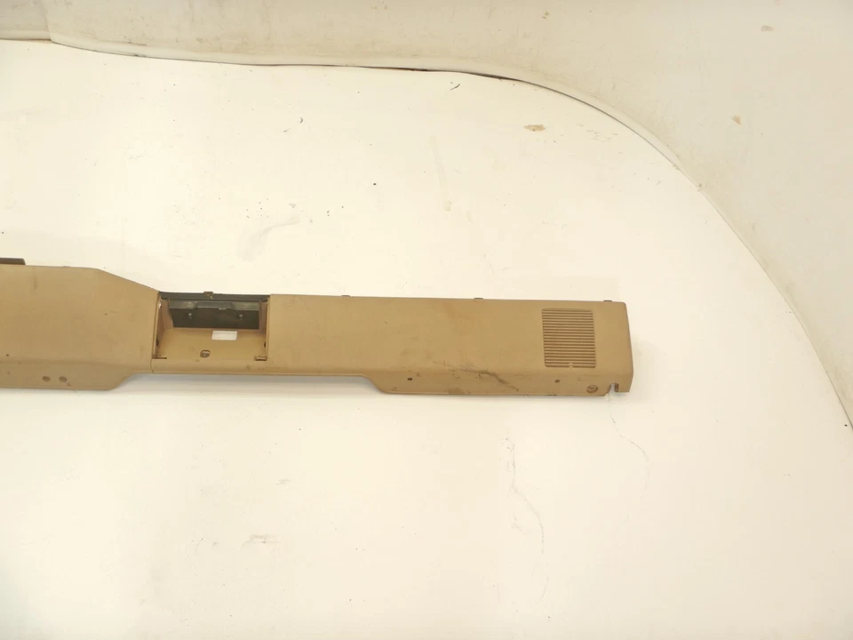 Jeep Cherokee XJ 84-96 OEM Bottom Dash Bezel Trim Piece Vent No Lid Tan Foto 3 de 4