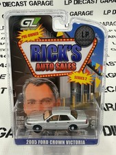 GREENLIGHT 2005 Ford Crown Victoria Silver LP Exclusive 1:64 Diecast Ricks Auto