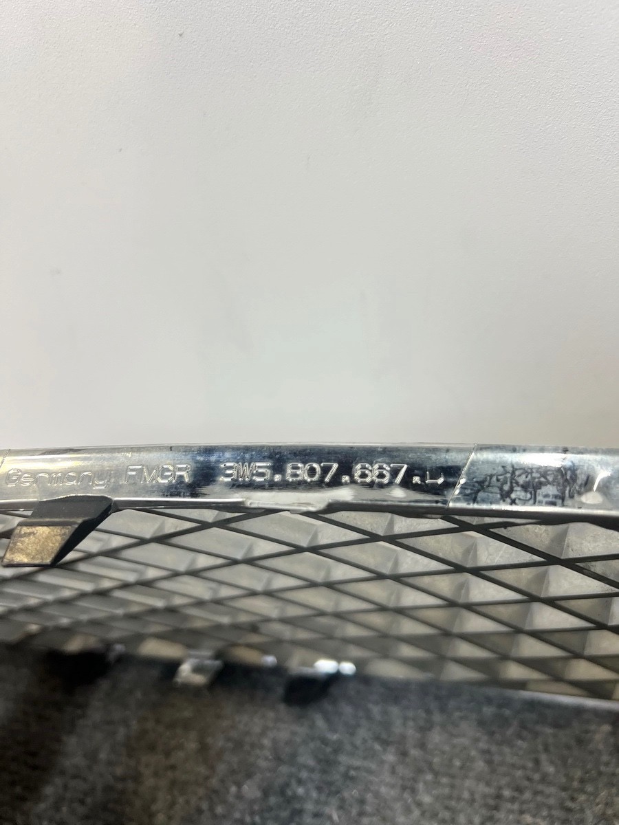06-12 BENTLEY FLYING SPUR FRONT LEFT DRIVER SIDE BUMPER CENTER GRILLE COVER OEM