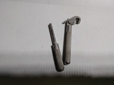 RCBS BERDAN Decapping Tool 09525  Lachmiller Omark