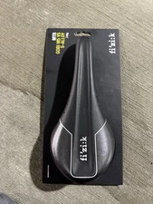 fi'zi:k Saddle GOBI M5 VS Black Saddle - Black