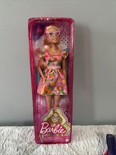 2021 Fashionista Barbie Blonde Glasses Doll #181 HBV15 NRFB