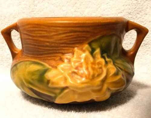 Vintage ROSEVILLE POTTERY double handled Bowl / Vase WATER LILY 663-3” tan brown