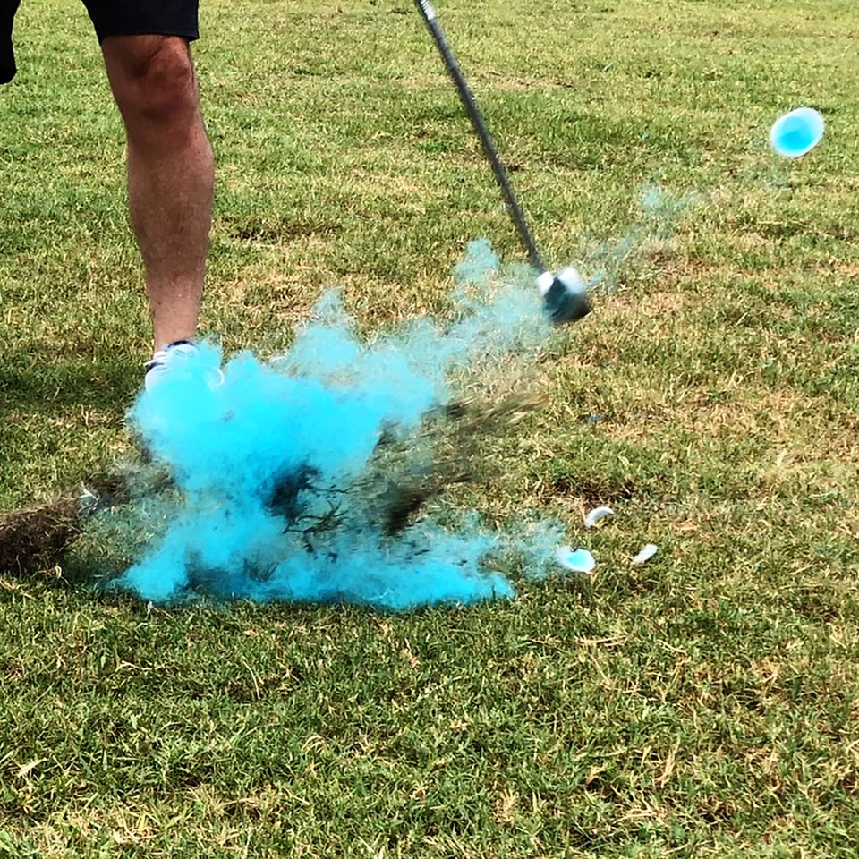 Gender Reveal Golf Balls - 2 Pink and 2 Blue - Image 4 of 4