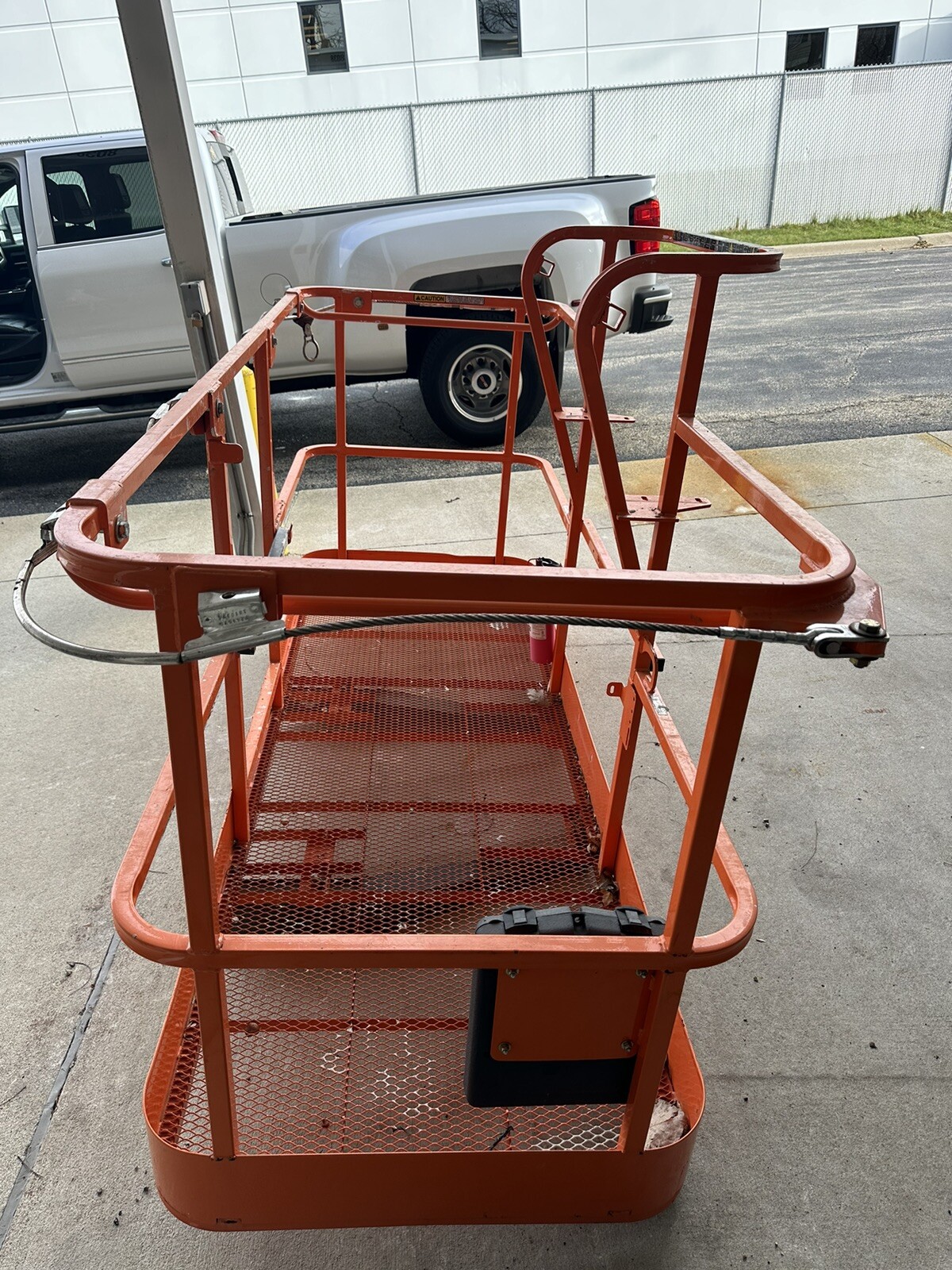 JLG 8’ FALL ARREST PLATFORM JLG PN 1001186334S eBay