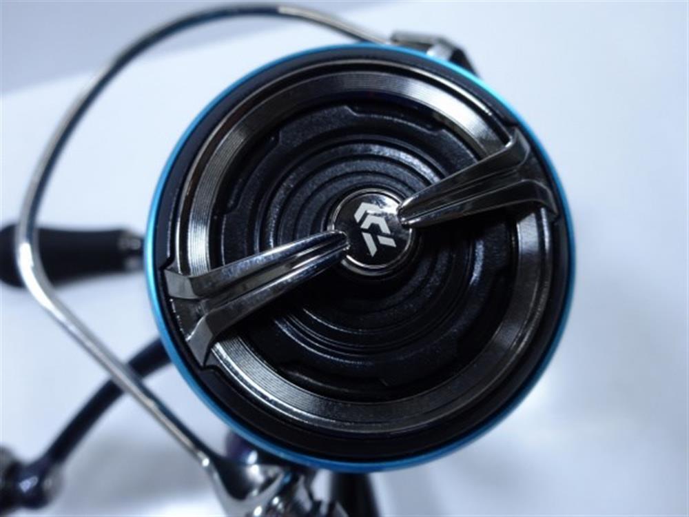 Daiwa 23 Emeraldus RX LT 2500-XH-DH Spinning Reel Used | eBay Daiwa 23 Emeraldus RX LT 2500-XH-DH Spinning Reel Used | eBay