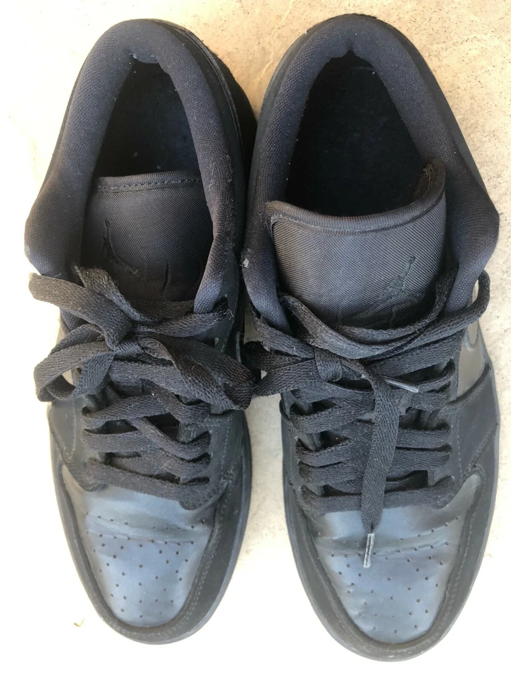 AIR JORDAN 1 RETRÔ BAIXO 'TRIPLE BLACK' - Imagem 2 de 4