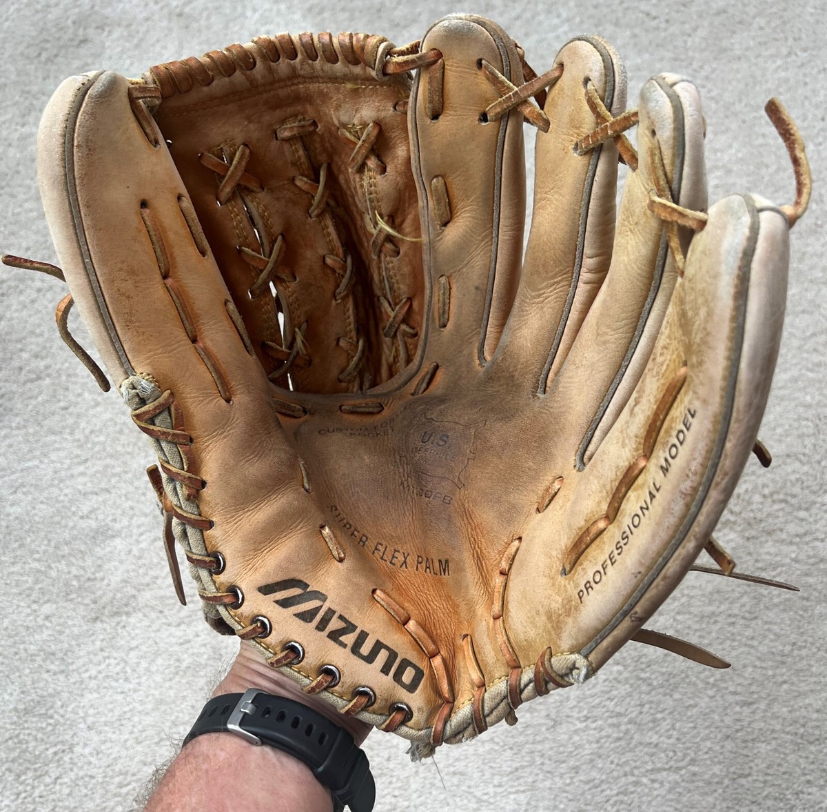 Vintage Mizuno Leather Baseball Glove MT600FB Professional Model